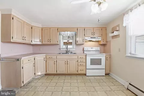 Kitchen - 16924 Rust Rd, Milford, DE 19963 photo 1 of 2
