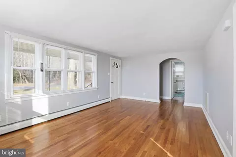 Living - 16924 Rust Rd, Milford, DE 19963 photo 1 of 3