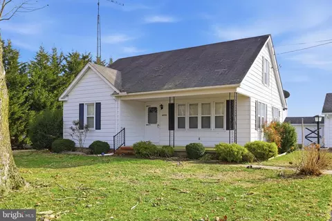 Exterior - 16924 Rust Rd, Milford, DE 19963 photo 2 of 5
