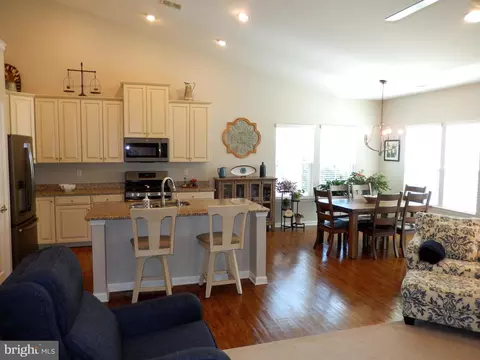 Kitchen - 27 Thornton Dr, Ocean View, DE 19970 photo 4 of 6