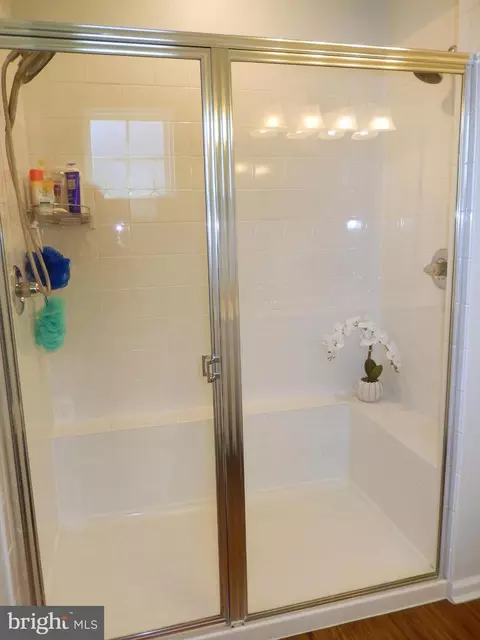 Bath - 27 Thornton Dr, Ocean View, DE 19970 photo 3 of 5