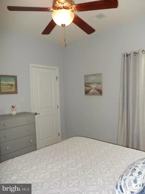Bedroom - 27 Thornton Dr, Ocean View, DE 19970 photo 8 of 8