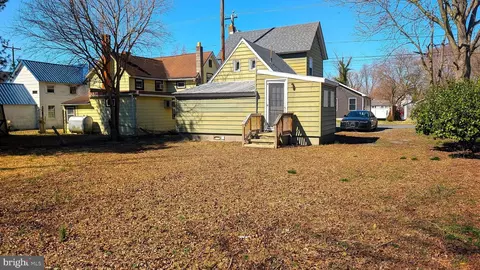 Exterior - 15 E 4th St, Blades, DE 19973 photo 1 of 1
