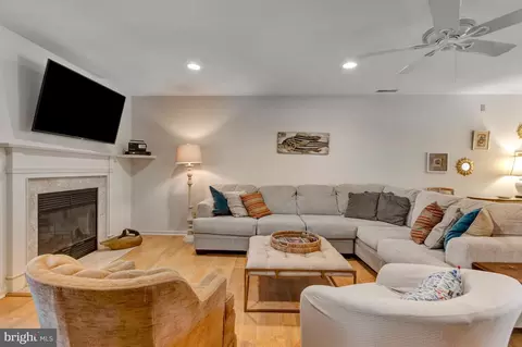 Living - 829 Beach Haven Dr #C, Bethany Beach, DE 19930 photo 4 of 4