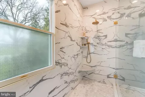 Bath - 130 E Side Dr, Rehoboth Beach, DE 19971 photo 5 of 11