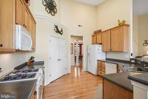 Kitchen - 37151 Lord Baltimore Ln, Ocean View, DE 19970 photo 5 of 5
