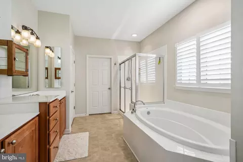 Bath - 37151 Lord Baltimore Ln, Ocean View, DE 19970 photo 1 of 5