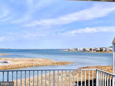 30406 Anderson Dr #106, Ocean View, DE 19970