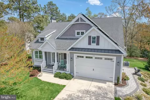 132 W Shore Dr, Milton, DE 19968