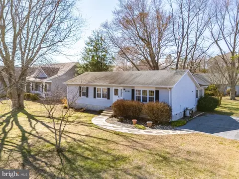 12 Windmill Ln, Ocean View, DE 19970