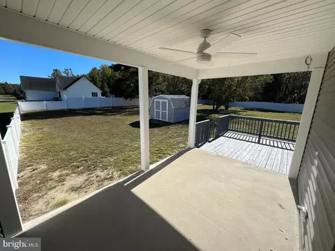 Exterior - 33016 Forest Knoll Dr, Laurel, DE 19956 photo 2 of 6