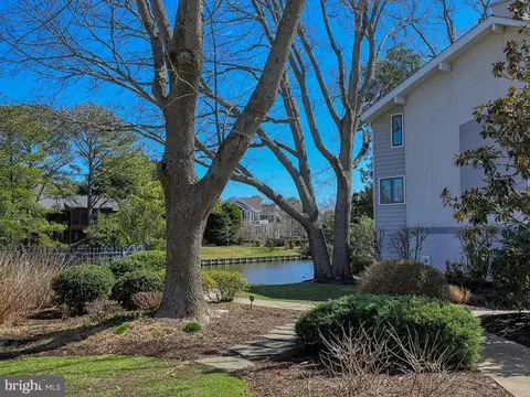 11 Newbold Sq #11, Rehoboth Beach, DE 19971