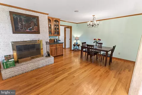 Dining - 30077 Fire Tower Rd, Laurel, DE 19956 photo 2 of 4