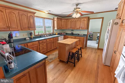 Kitchen - 30077 Fire Tower Rd, Laurel, DE 19956 photo 5 of 6