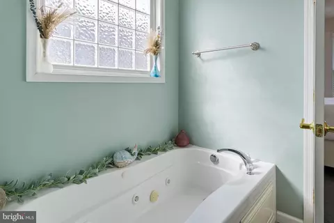 Bath - 24594 Hollytree Cir, Georgetown, DE 19947 photo 2 of 4