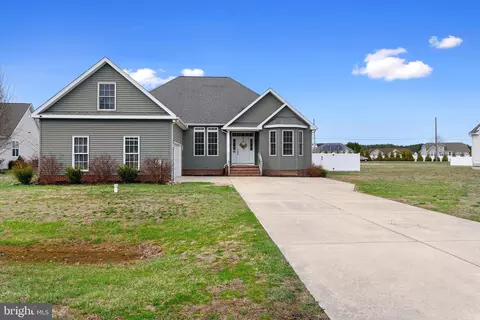 Exterior - 24594 Hollytree Cir, Georgetown, DE 19947 photo 9 of 10