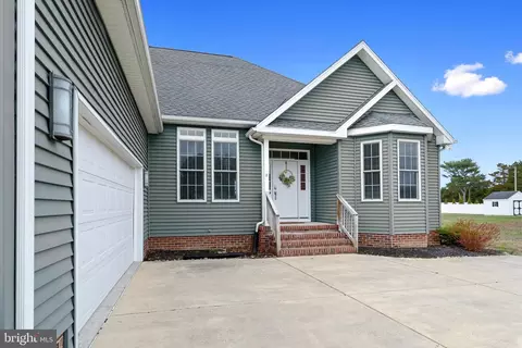 Exterior - 24594 Hollytree Cir, Georgetown, DE 19947 photo 8 of 10