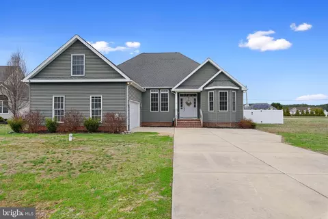 24594 Hollytree Cir, Georgetown, DE 19947