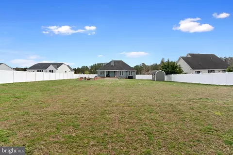 Exterior - 24594 Hollytree Cir, Georgetown, DE 19947 photo 5 of 10