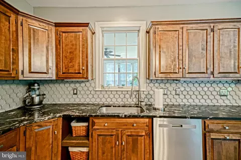 Kitchen - 6 Blue Heron Dr, Georgetown, DE 19947 photo 6 of 11