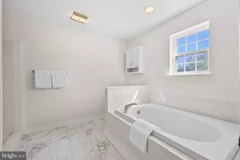 Bath - 305 Baywinds Ct, Dagsboro, DE 19939 photo 1 of 2