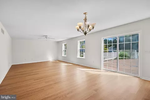 Living - 305 Baywinds Ct, Dagsboro, DE 19939 photo 6 of 7