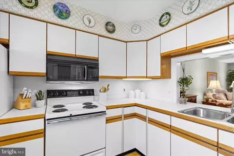 Kitchen - 826 Beach Haven Dr #B, Bethany Beach, DE 19930 photo 6 of 6