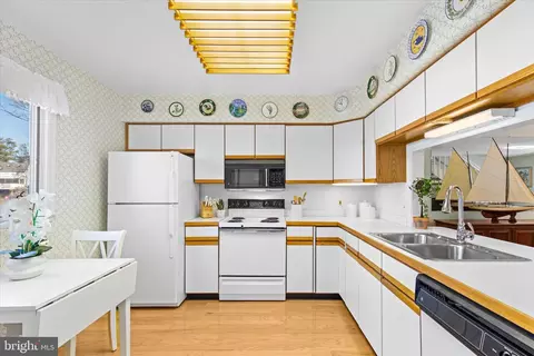 Kitchen - 826 Beach Haven Dr #B, Bethany Beach, DE 19930 photo 2 of 6