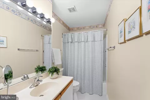 Bath - 826 Beach Haven Dr #B, Bethany Beach, DE 19930 photo 2 of 3