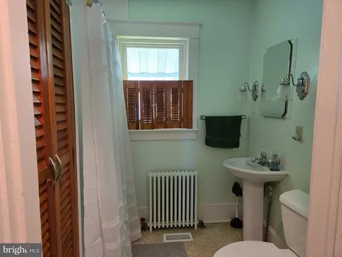 Bath - 599 E Market St, Georgetown, DE 19947 photo 1 of 2