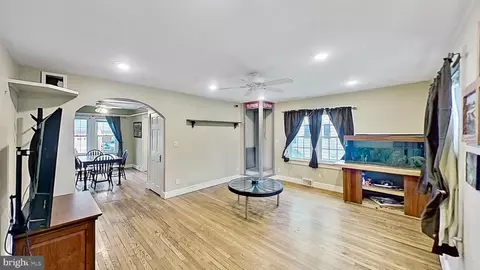 Entry Way - 128 Brooklyn Ave, Laurel, DE 19956 photo 5 of 11