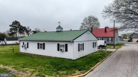 Exterior - 128 Brooklyn Ave, Laurel, DE 19956 photo 6 of 7