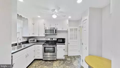 Kitchen - 128 Brooklyn Ave, Laurel, DE 19956 photo 2 of 2