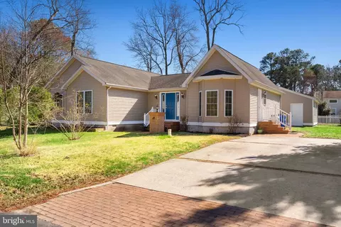 18 Hudson Ave, Ocean View, DE 19970