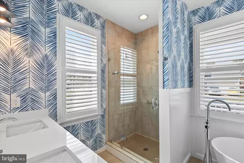 Bath - 27 Sycamore St, Ocean View, DE 19970 photo 2 of 3