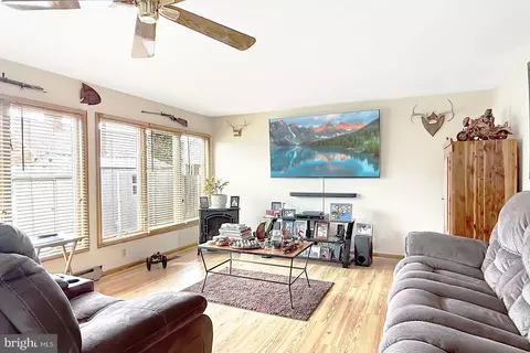 Living - 414 Conwell St, Milton, DE 19968 photo 1 of 1