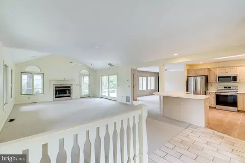 Living - 208 Pond View Dr, Bethany Beach, DE 19930 photo 5 of 8