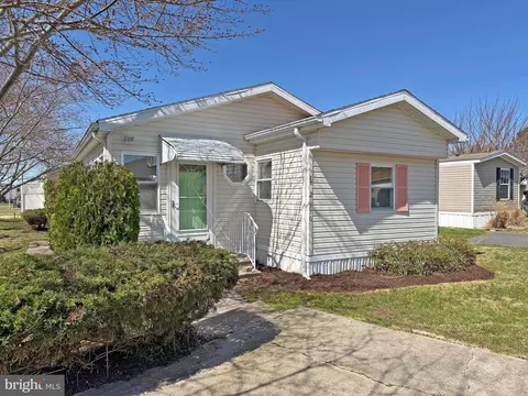 21776 E St #E-11, Rehoboth Beach, DE 19971