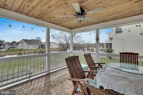 Exterior - 33525 Weshampton Ln, Ocean View, DE 19970 photo 3 of 12