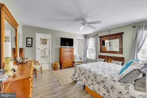 Bedroom - 33525 Weshampton Ln, Ocean View, DE 19970 photo 6 of 9