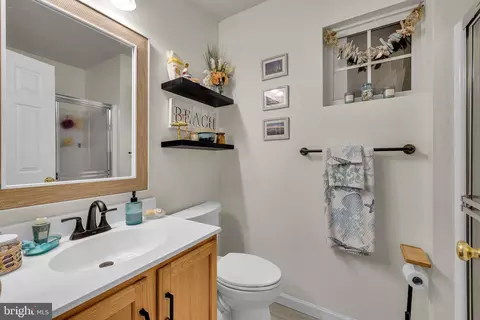 Bath - 33525 Weshampton Ln, Ocean View, DE 19970 photo 1 of 3