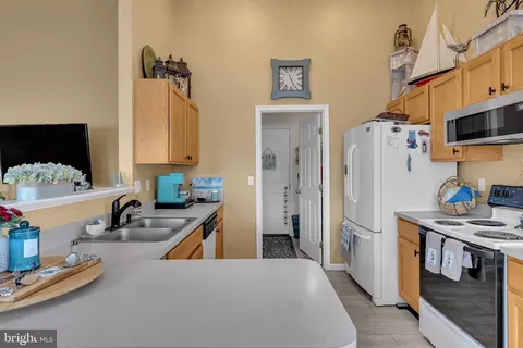 Kitchen - 33525 Weshampton Ln, Ocean View, DE 19970 photo 3 of 3