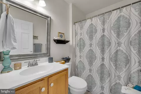 Bath - 33525 Weshampton Ln, Ocean View, DE 19970 photo 2 of 3