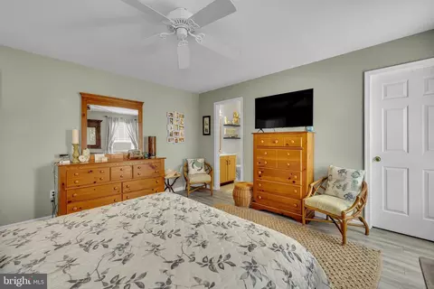 Bedroom - 33525 Weshampton Ln, Ocean View, DE 19970 photo 9 of 9