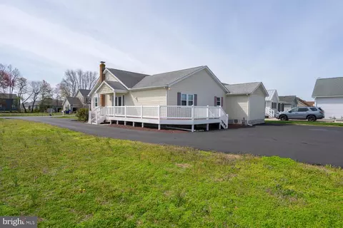 Exterior - 38511 Velta Dr, Ocean View, DE 19970 photo 3 of 4