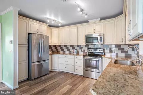 Kitchen - 38511 Velta Dr, Ocean View, DE 19970 photo 2 of 3