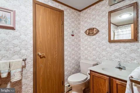Bath - 405 Serrill Ave, Ocean View, DE 19970 photo 2 of 2