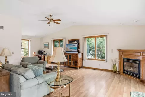 Living - 405 Serrill Ave, Ocean View, DE 19970 photo 7 of 9