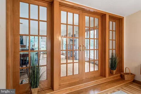 Entry Way - 405 Serrill Ave, Ocean View, DE 19970 photo 2 of 3