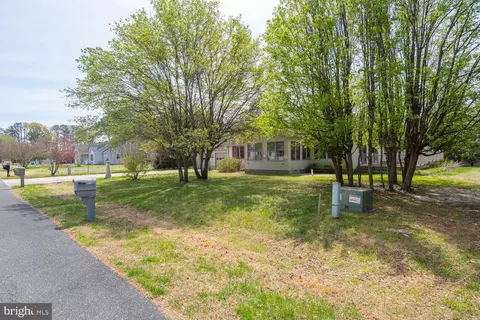 Exterior - 405 Serrill Ave, Ocean View, DE 19970 photo 10 of 16